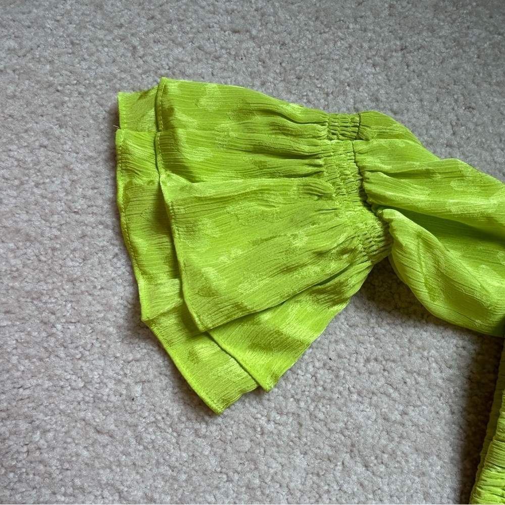 GORGEOUS 💚💚💚INC INTERNATIONAL CONCEPTS LONG SLEEVED TOP NWOT - Picture 8 of 10